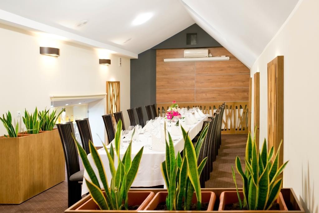 Hotel Capitol Biala Podlaska Luaran gambar