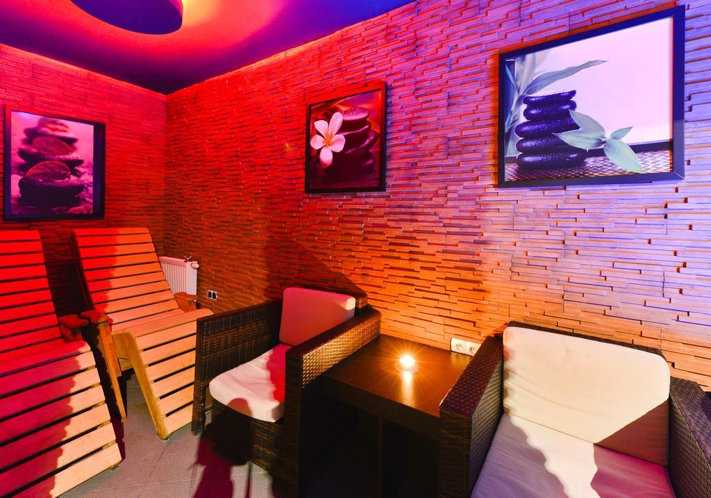 Hotel Capitol Biala Podlaska Luaran gambar