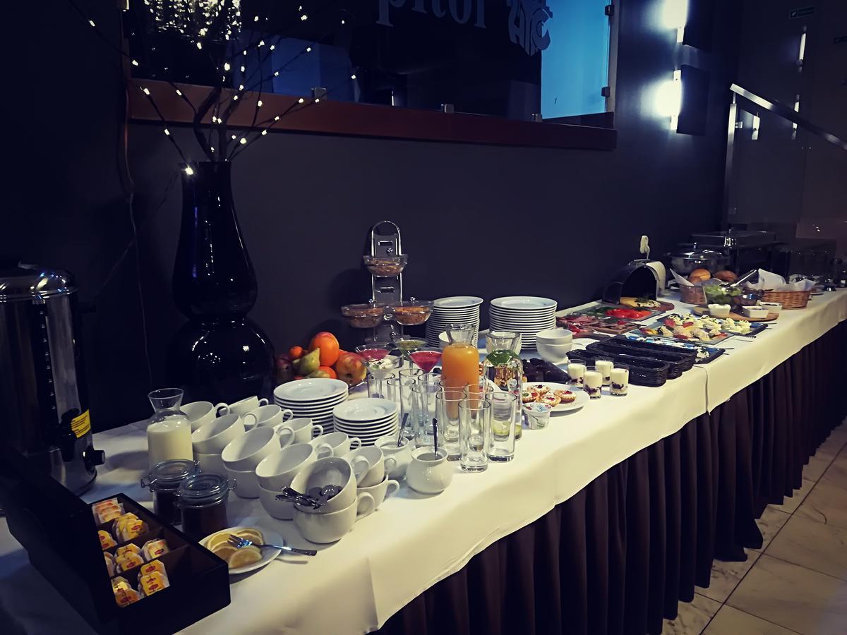 Hotel Capitol Biala Podlaska Luaran gambar