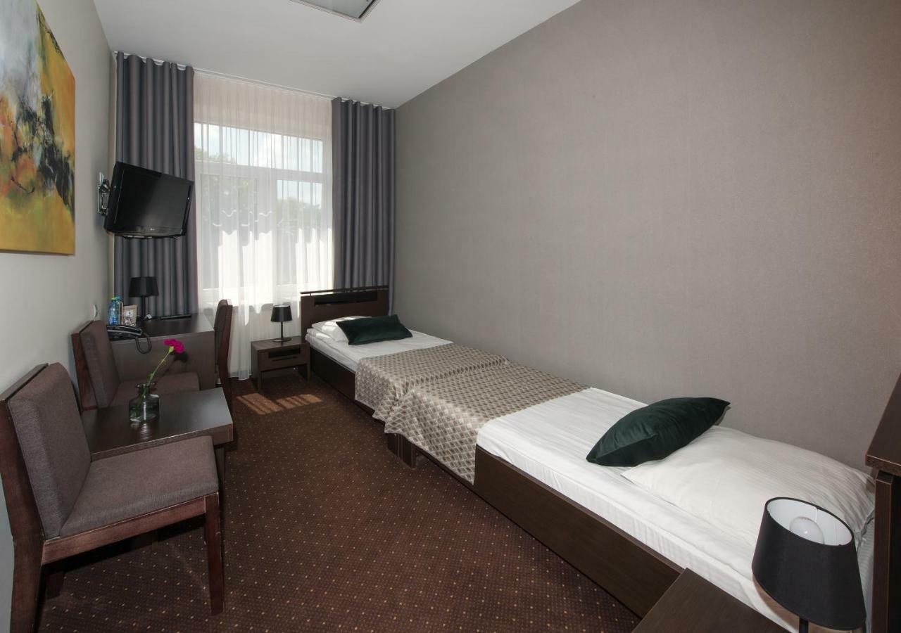 Hotel Capitol Biala Podlaska Luaran gambar