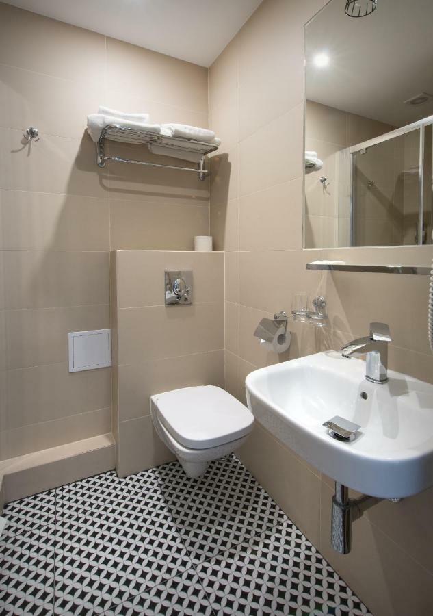Hotel Capitol Biala Podlaska Luaran gambar