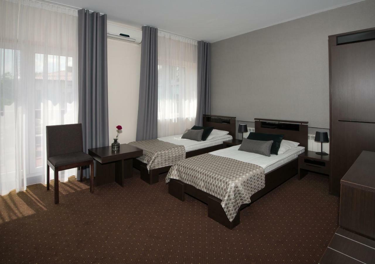 Hotel Capitol Biala Podlaska Luaran gambar
