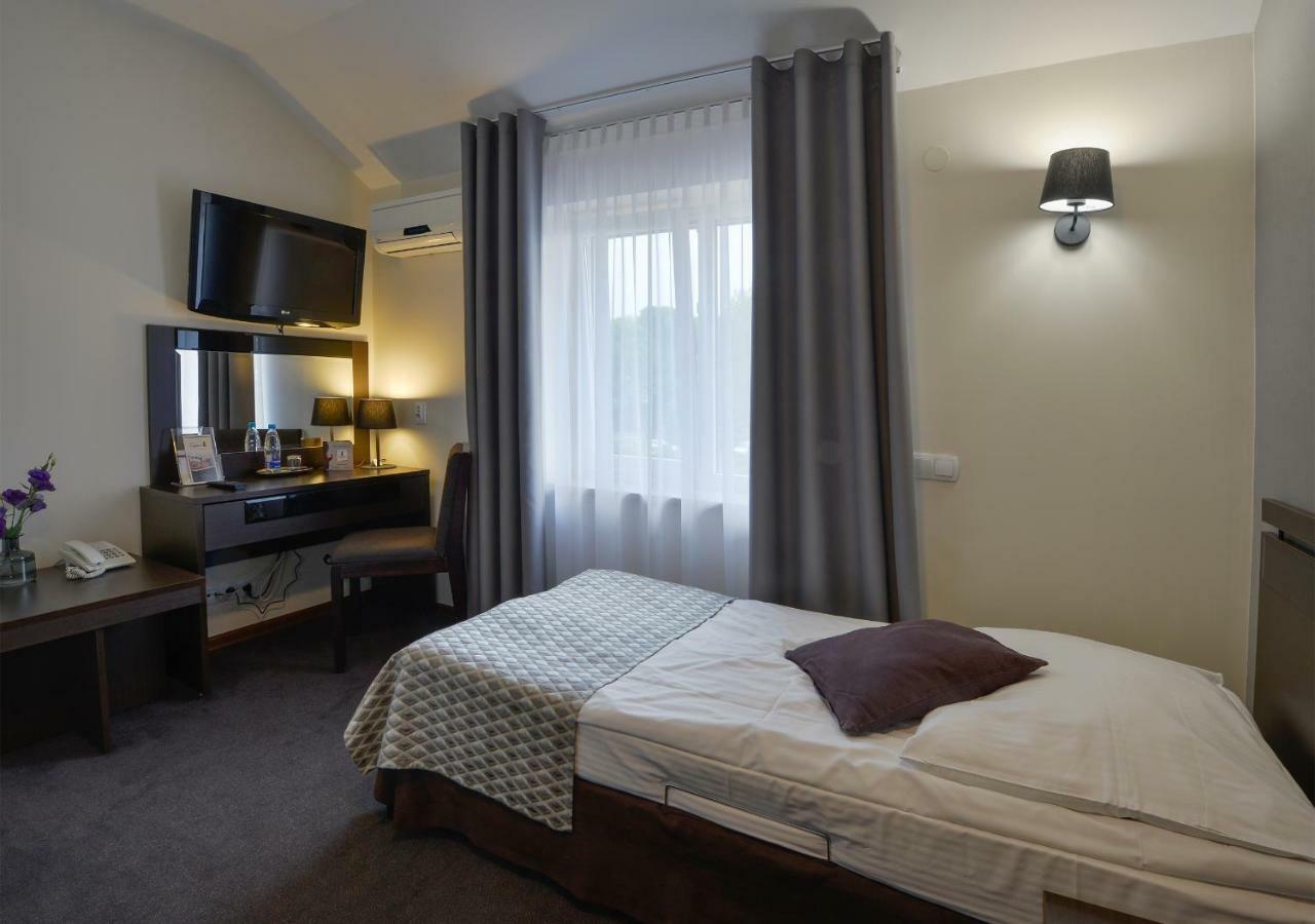 Hotel Capitol Biala Podlaska Luaran gambar