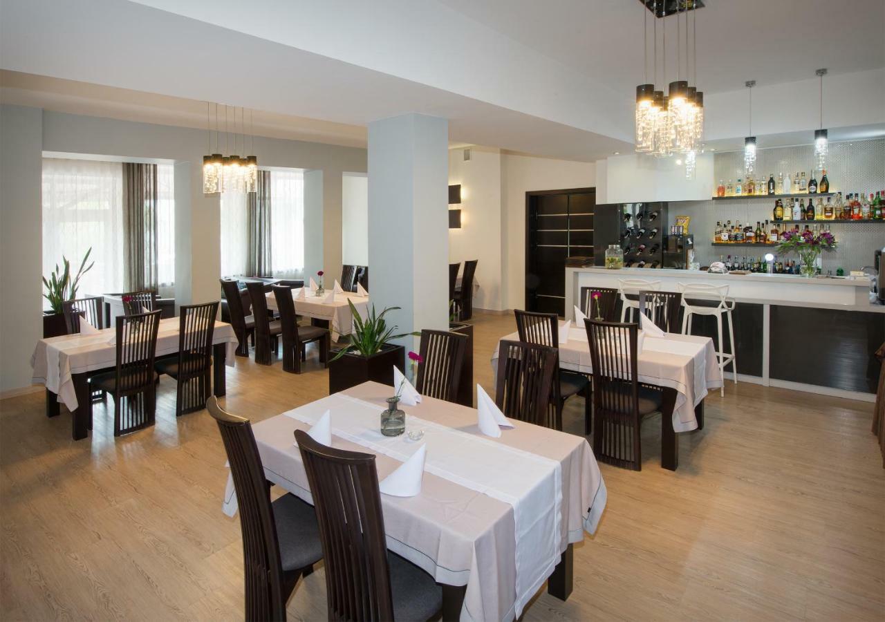 Hotel Capitol Biala Podlaska Luaran gambar